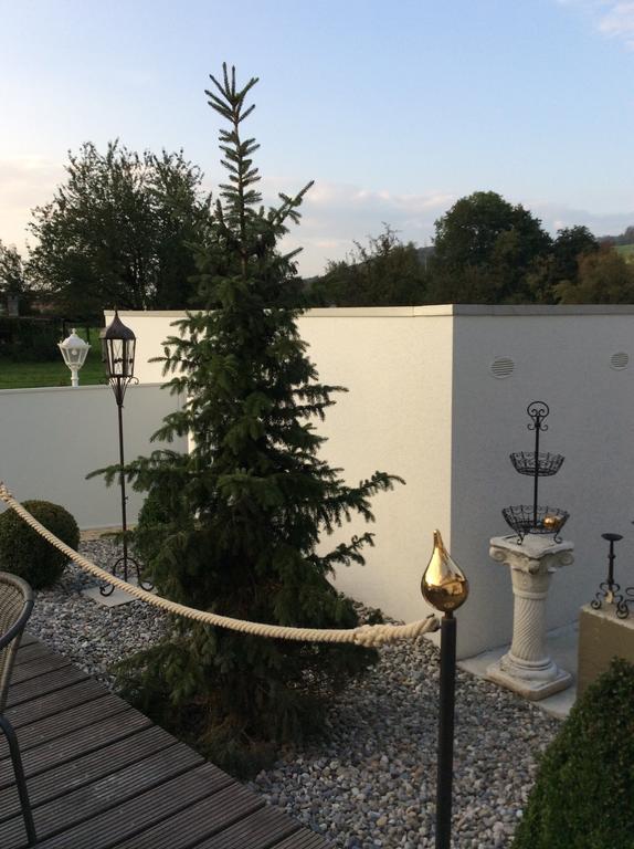Landcafe Mit Mini Hotel Burgdorf Room photo